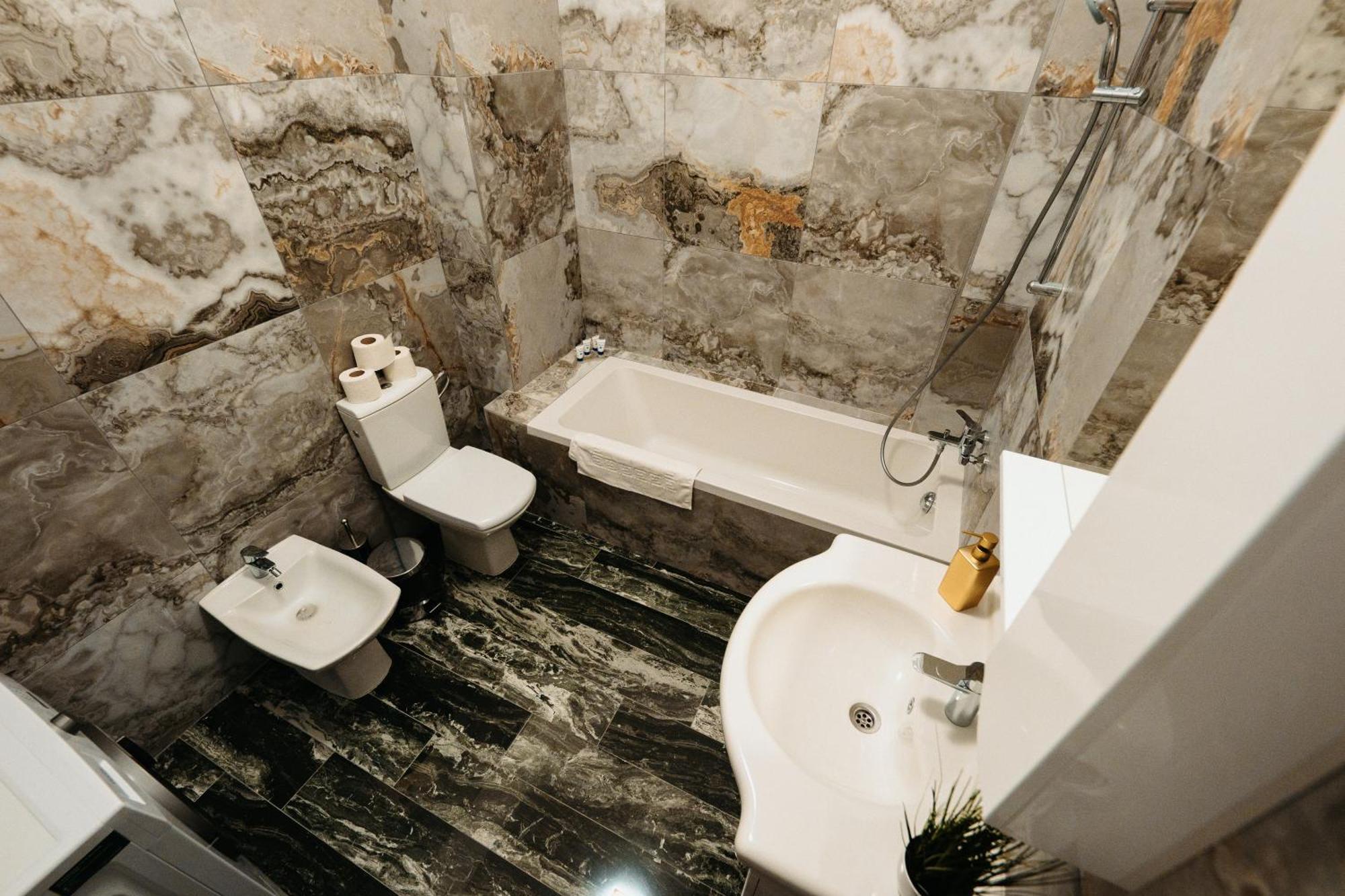 Luxury Cozy Apartments Сучава Екстер'єр фото