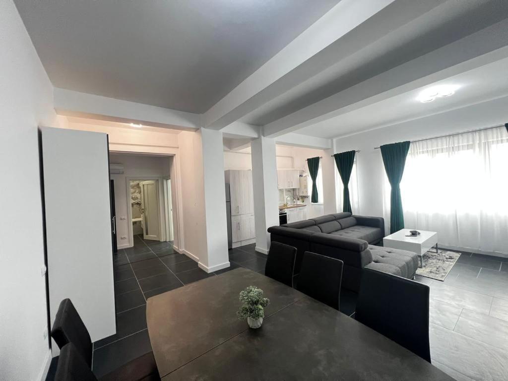 Luxury Cozy Apartments Сучава Екстер'єр фото