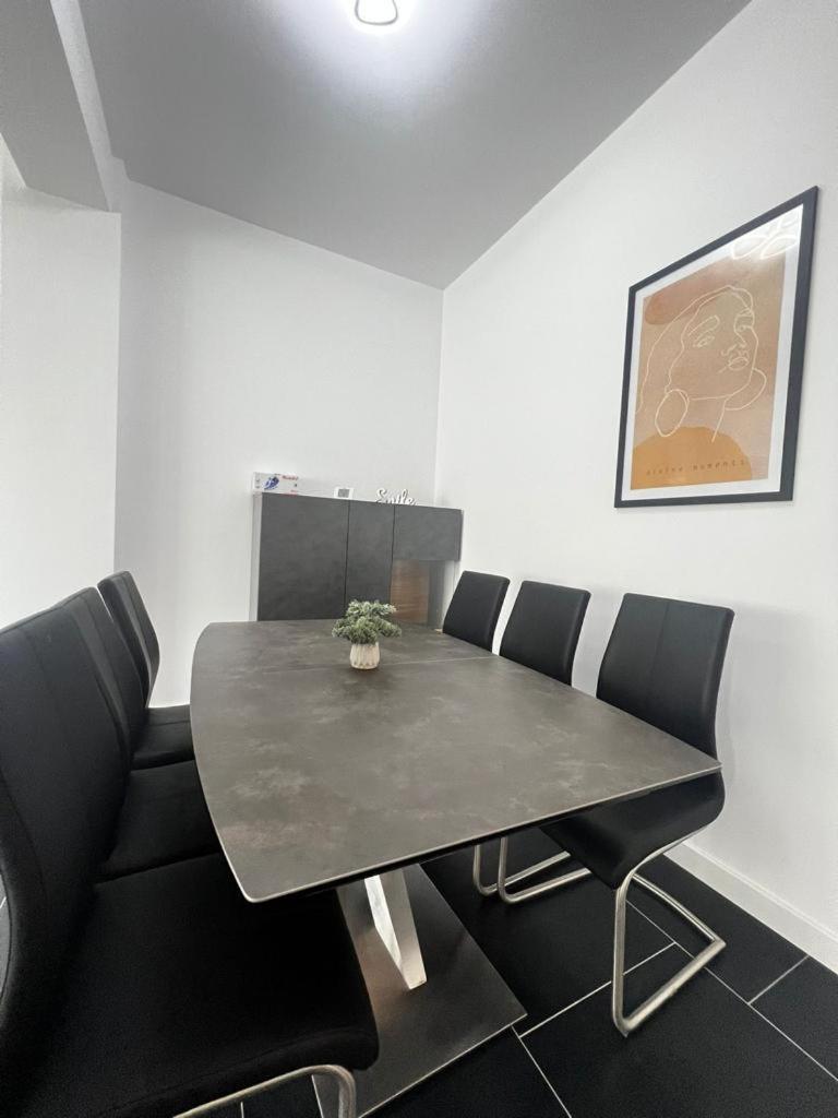 Luxury Cozy Apartments Сучава Екстер'єр фото