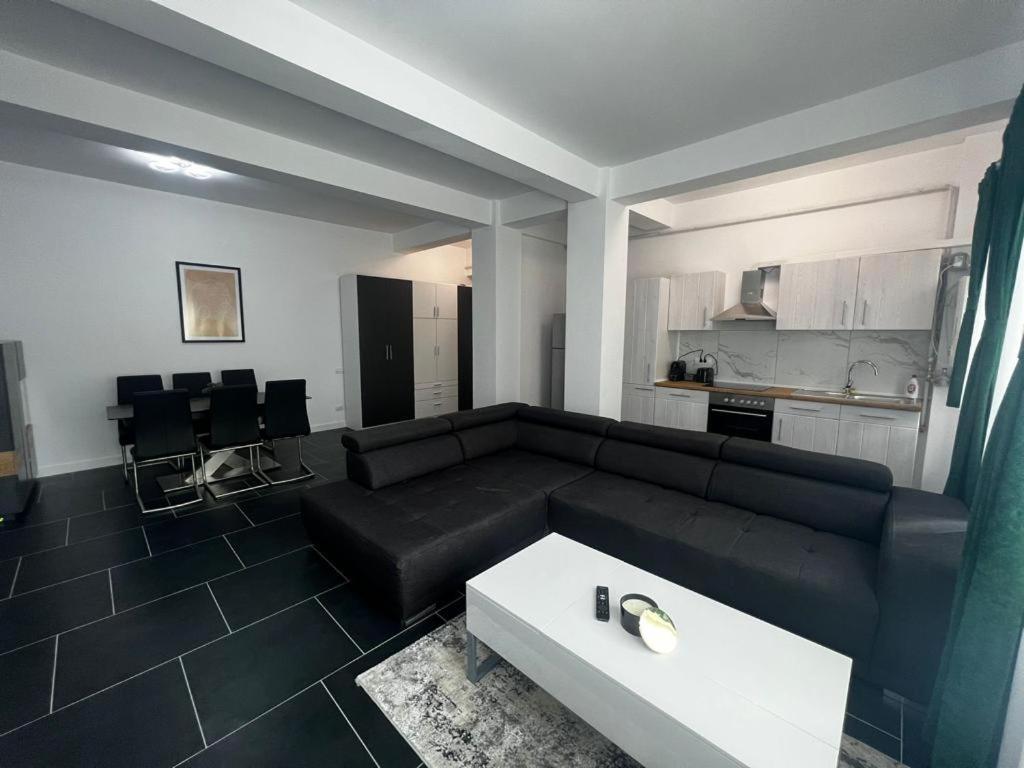 Luxury Cozy Apartments Сучава Екстер'єр фото