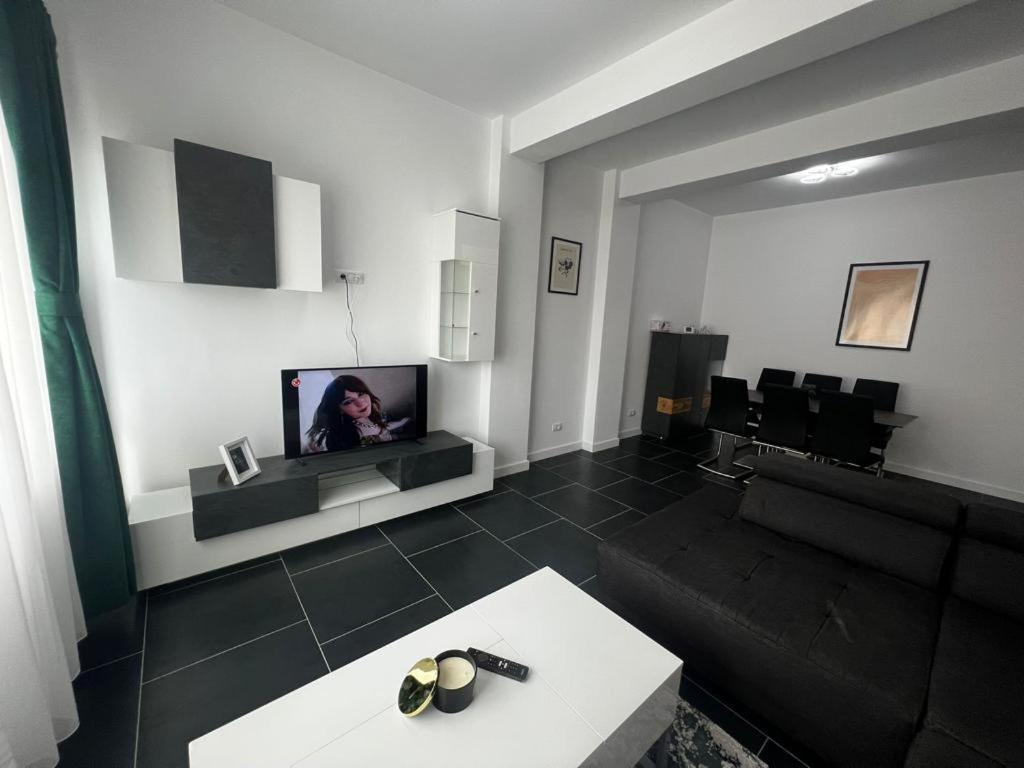 Luxury Cozy Apartments Сучава Екстер'єр фото