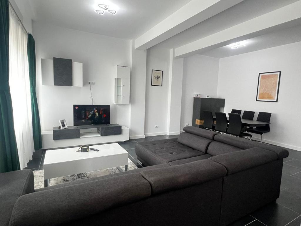 Luxury Cozy Apartments Сучава Екстер'єр фото