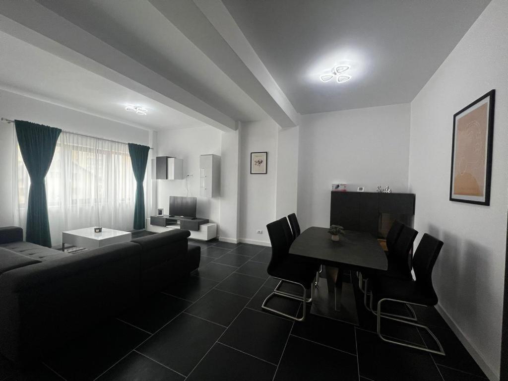 Luxury Cozy Apartments Сучава Екстер'єр фото